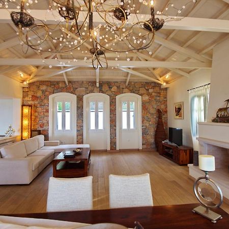 Luxurious Villa With Wonderful View Alonnisos Town ภายนอก รูปภาพ