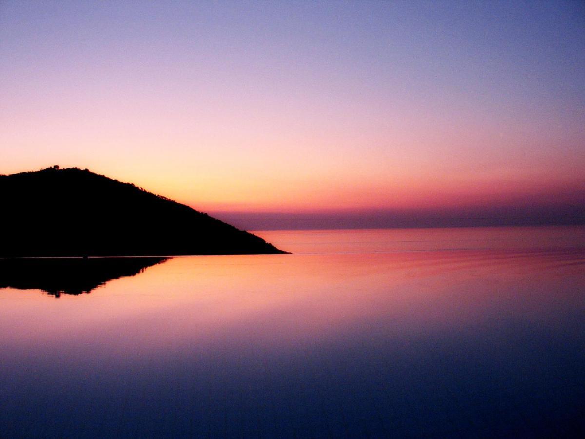 Luxurious Villa With Wonderful View Alonnisos Town ภายนอก รูปภาพ