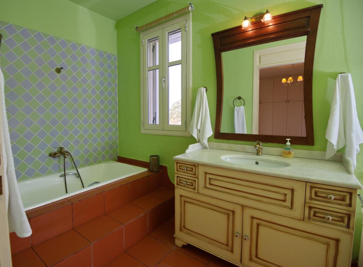 Luxurious Villa With Wonderful View Alonnisos Town ภายนอก รูปภาพ