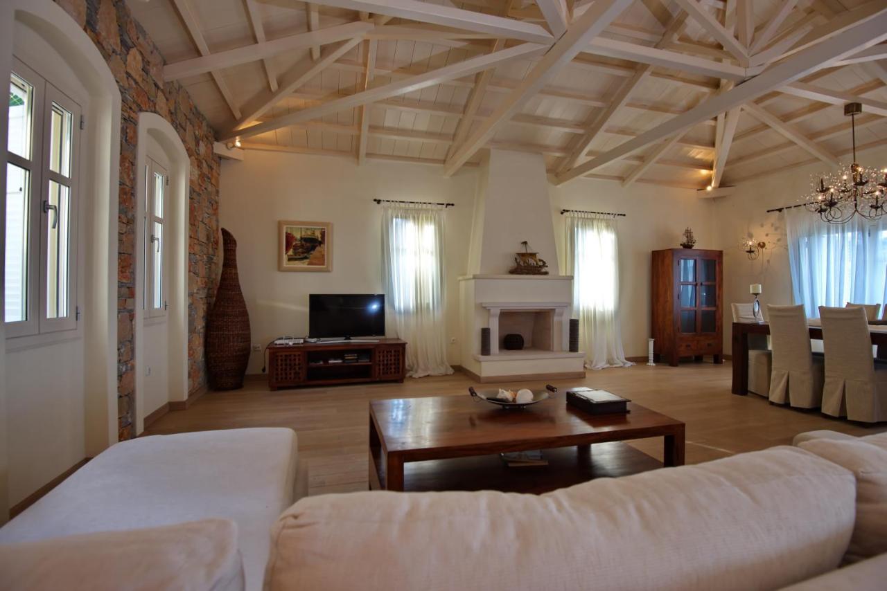 Luxurious Villa With Wonderful View Alonnisos Town ภายนอก รูปภาพ