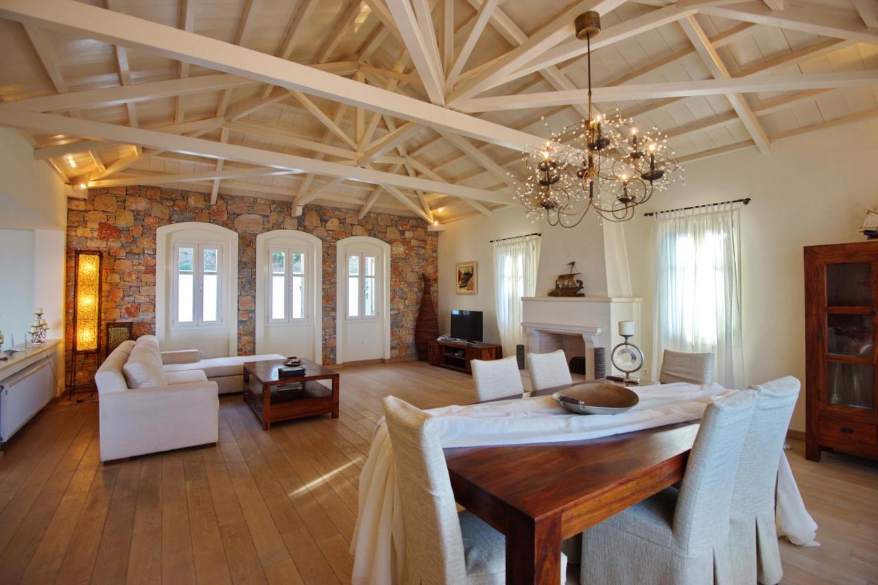 Luxurious Villa With Wonderful View Alonnisos Town ภายนอก รูปภาพ