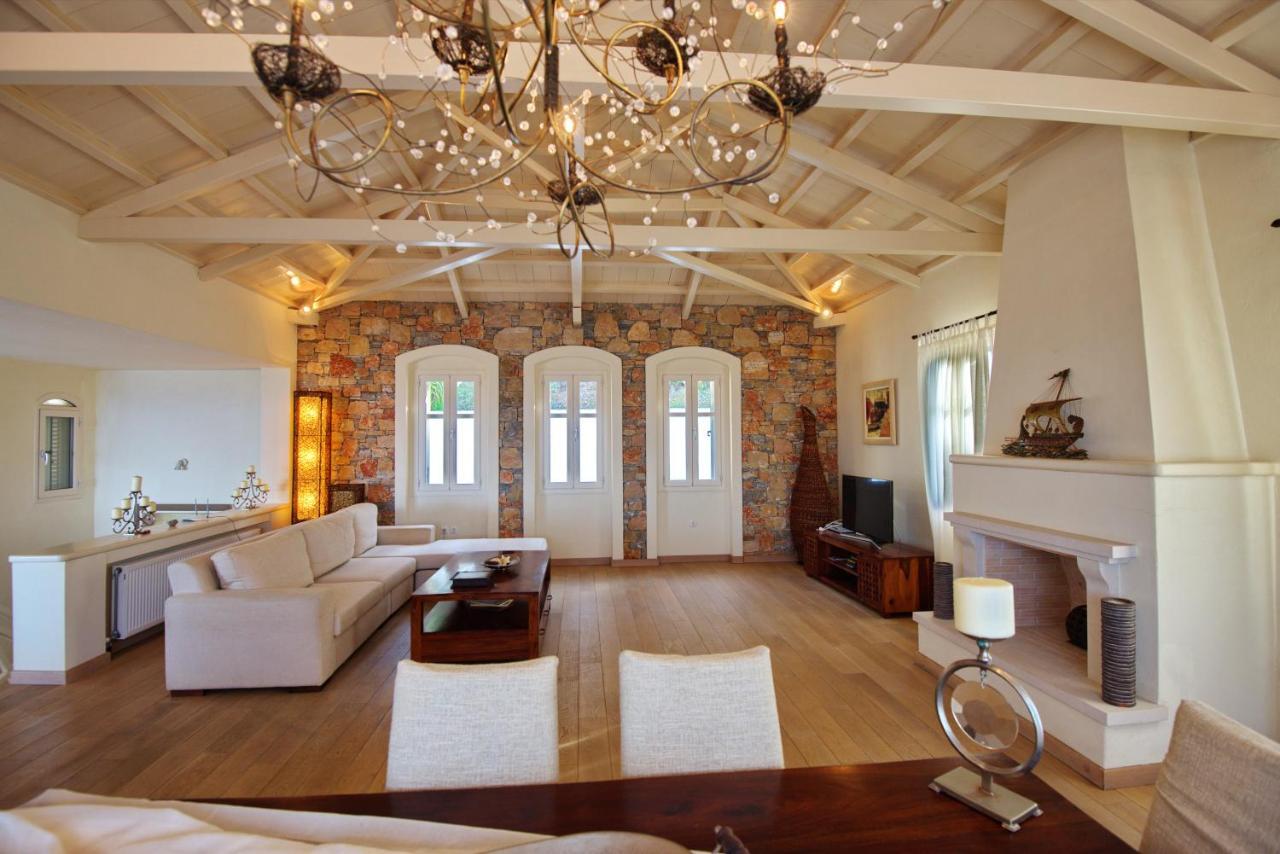 Luxurious Villa With Wonderful View Alonnisos Town ภายนอก รูปภาพ